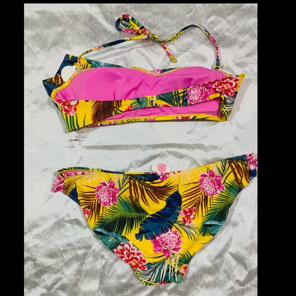 Bikini set ‼️👙 - Picture 2 of 5
